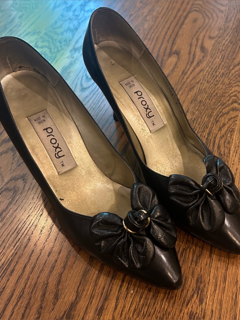 Vintage 90s Proxy Leather Bow Pumps